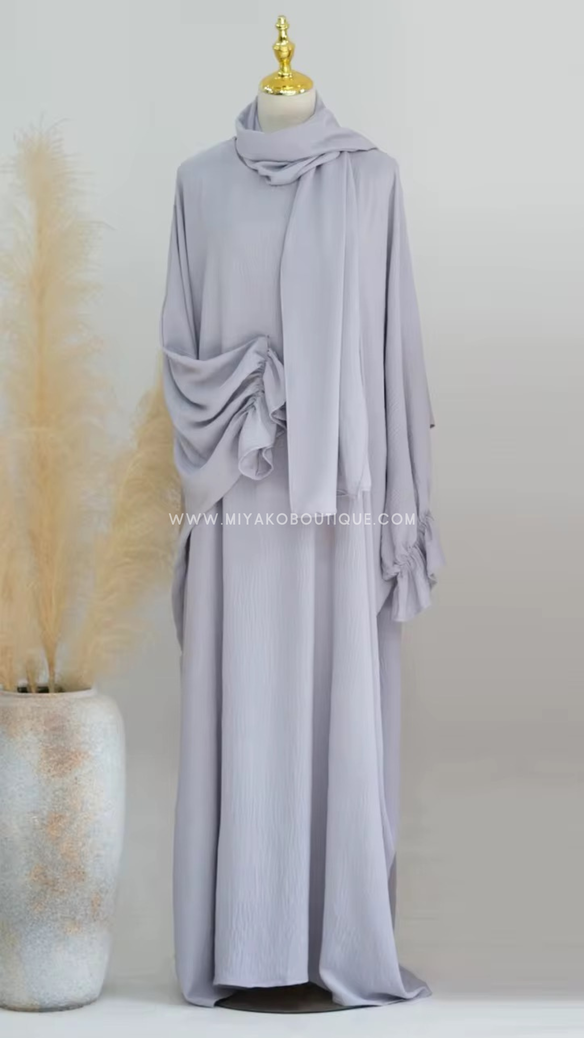Light gray | Zahra Abaya