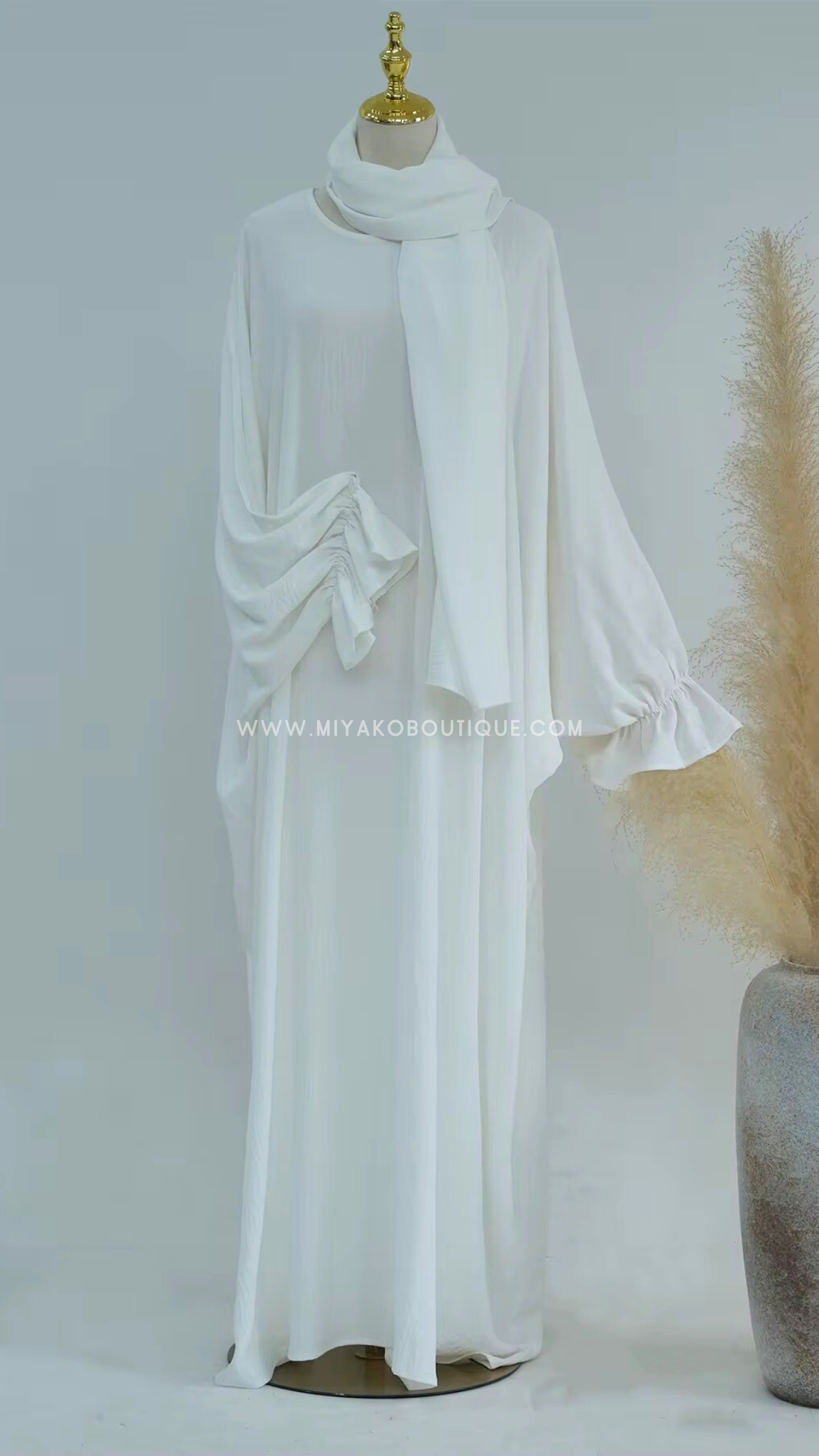 White Flower | Zahra Abaya