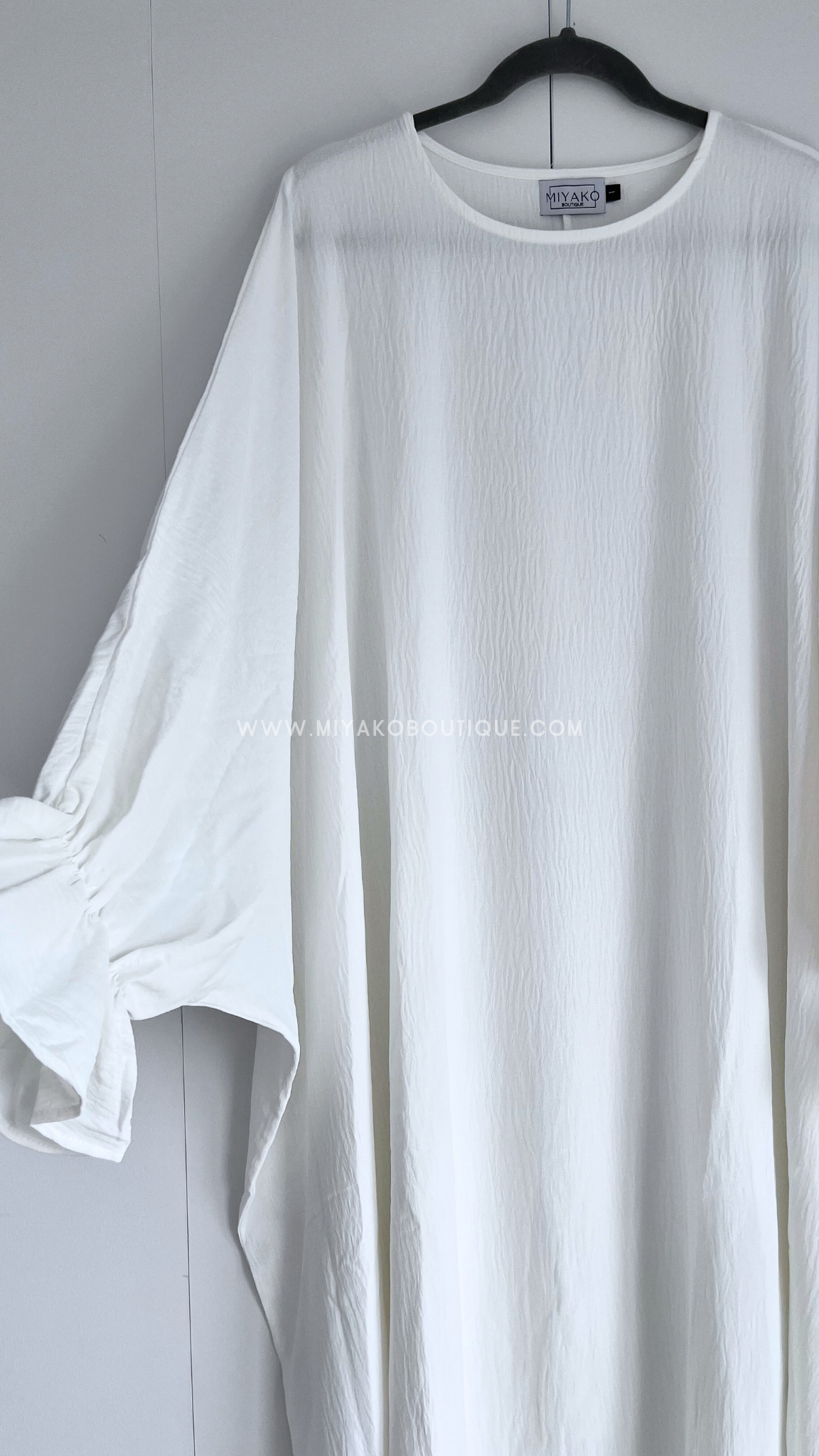 White Flower | Zahra Abaya