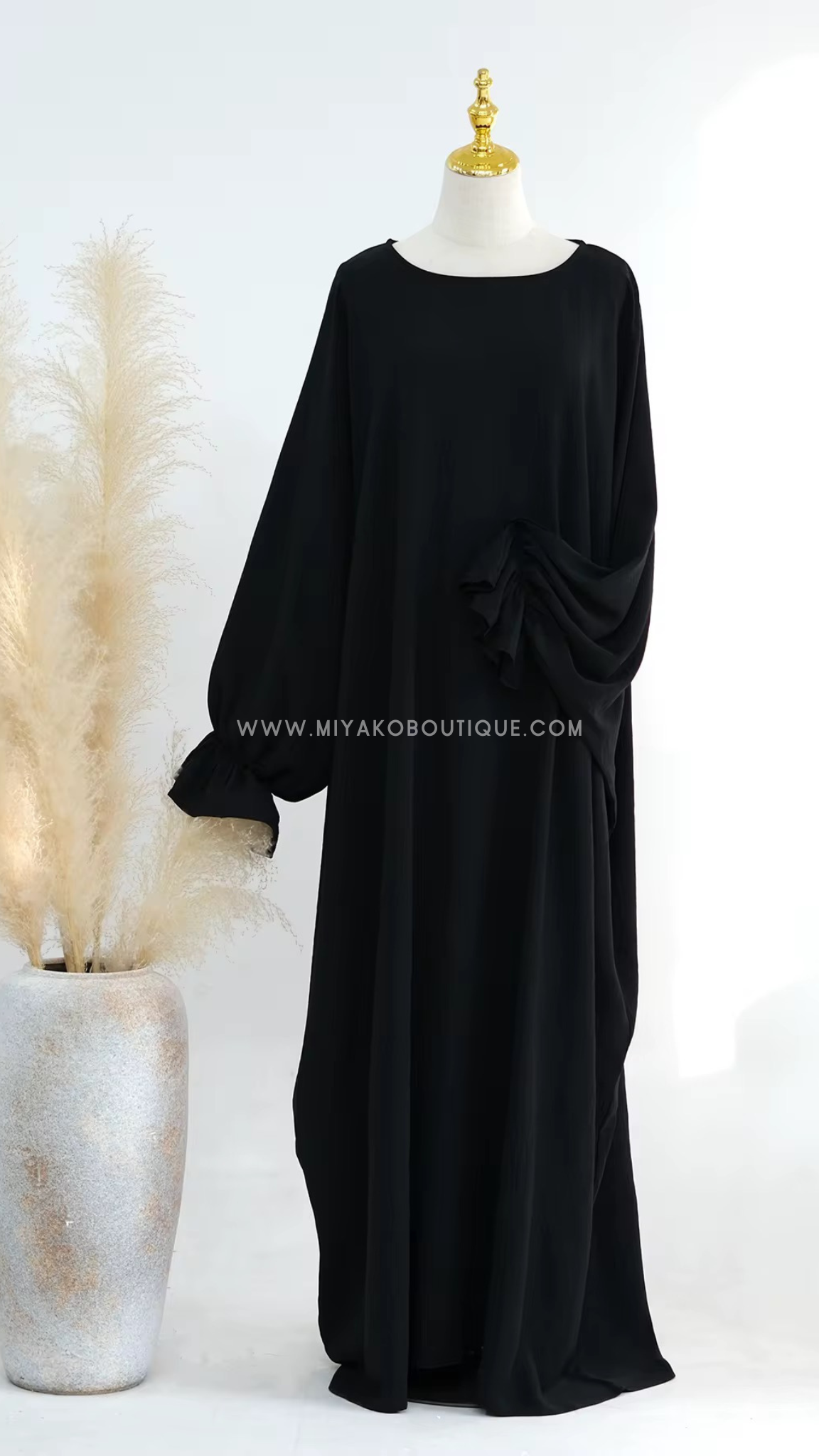 Black Flower | Zahra Abaya